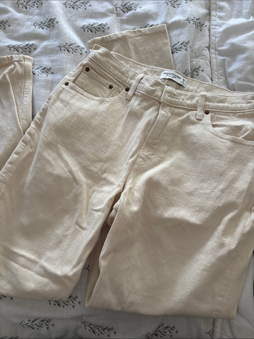 Abercrombie & Fitch 90’s Straight Mid Rise Jeans